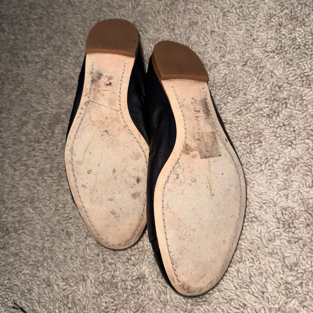 Tory Burch Black Leather Logo Medallion Flats - Picture 2 of 3